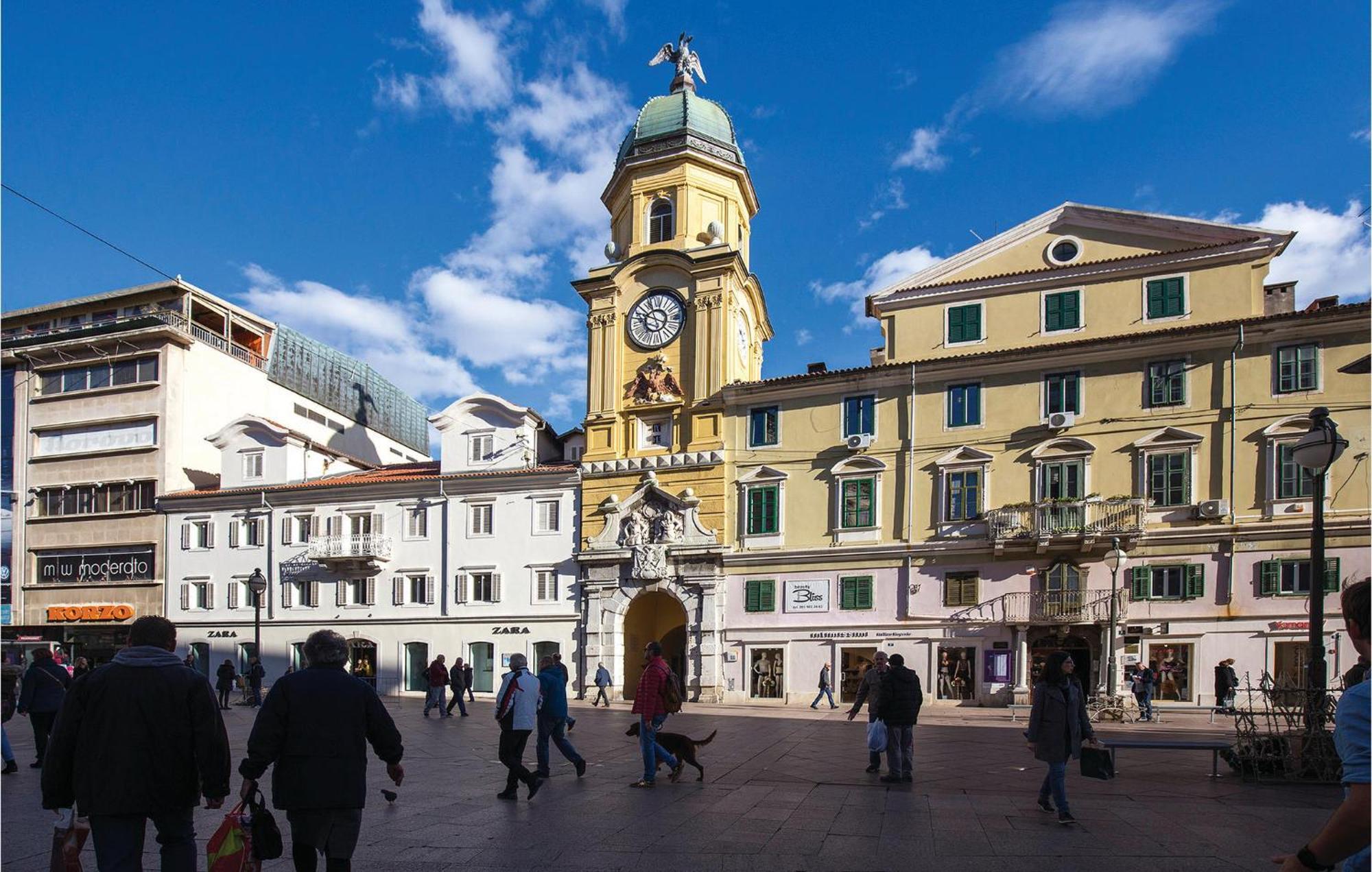Amazing Apartment In Rijeka With Wifi Luaran gambar
