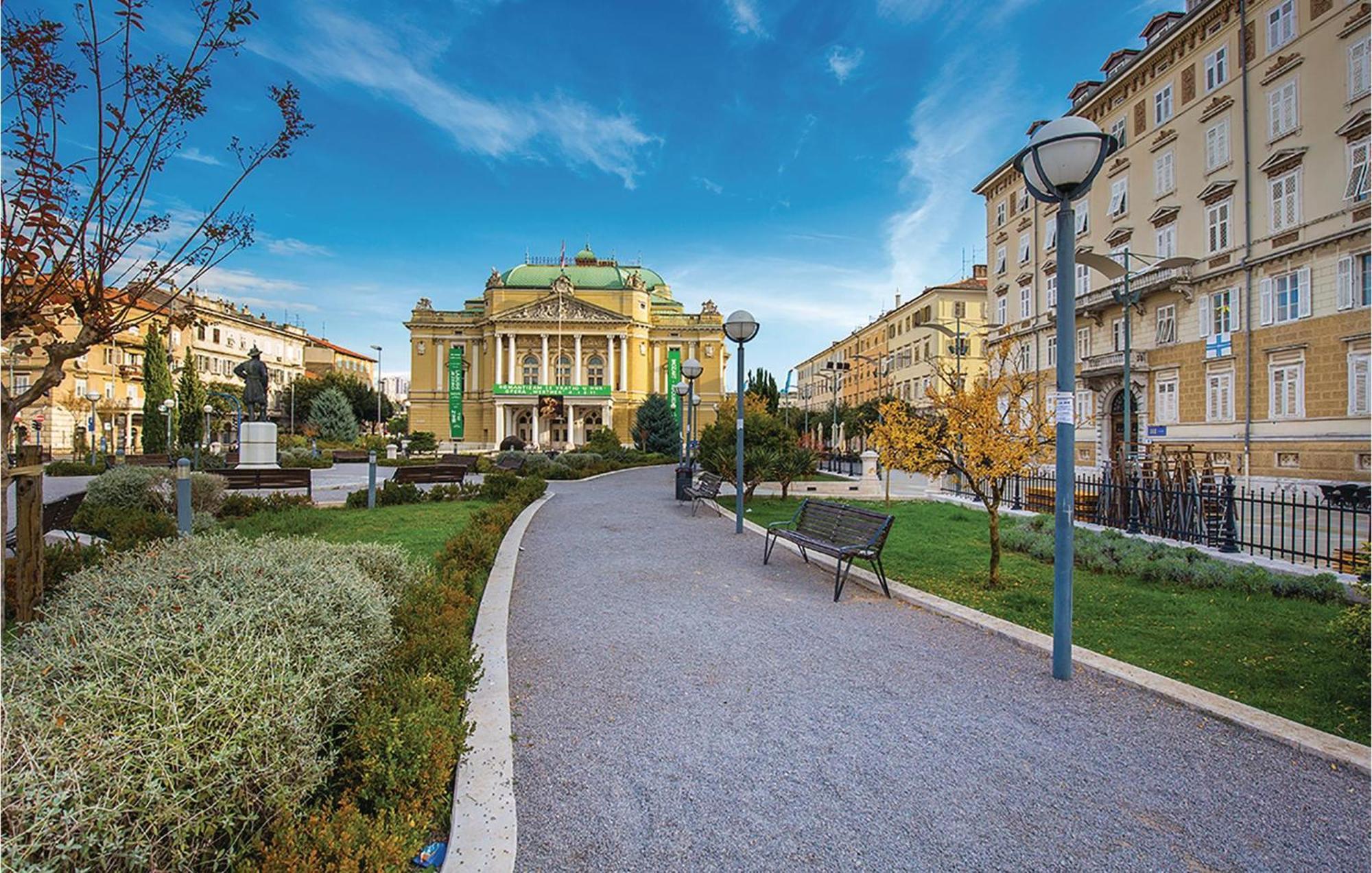 Amazing Apartment In Rijeka With Wifi Luaran gambar