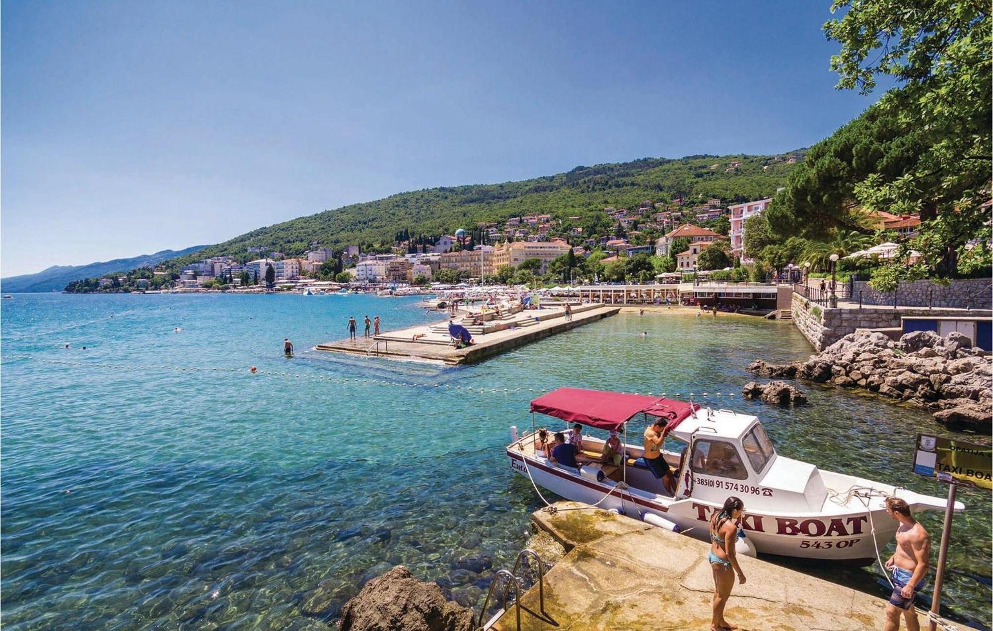Amazing Apartment In Rijeka With Wifi Luaran gambar